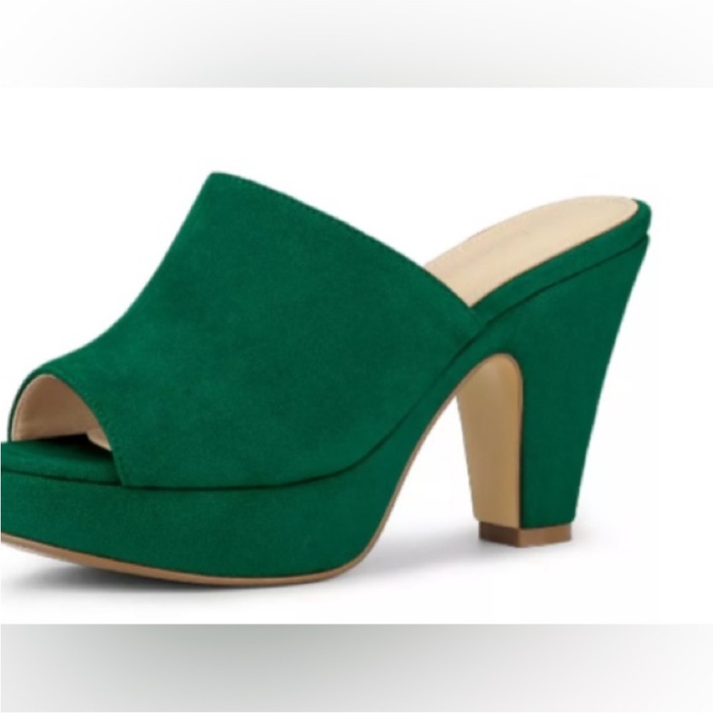 Allegra K NWOB 8.5 Green 4”Platform faux suede Slides sandals
